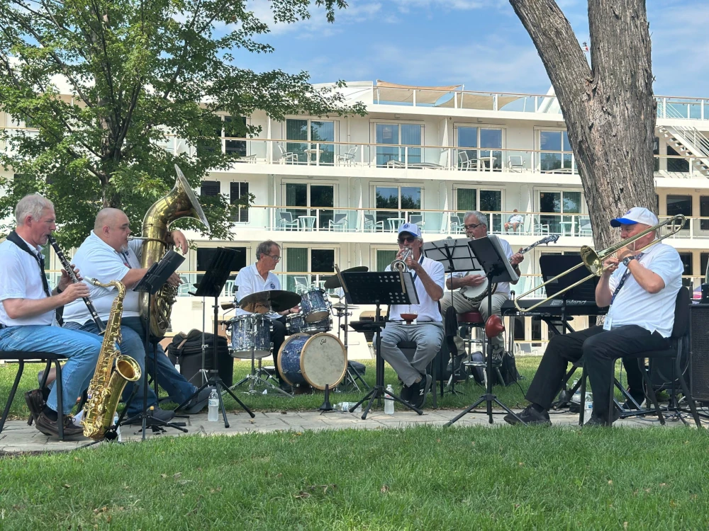 Red Wing Dixieland Concert